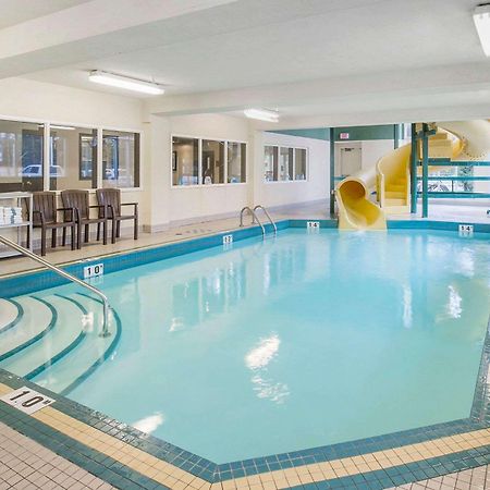 Comfort Inn & Suites University YYC Eksteriør billede