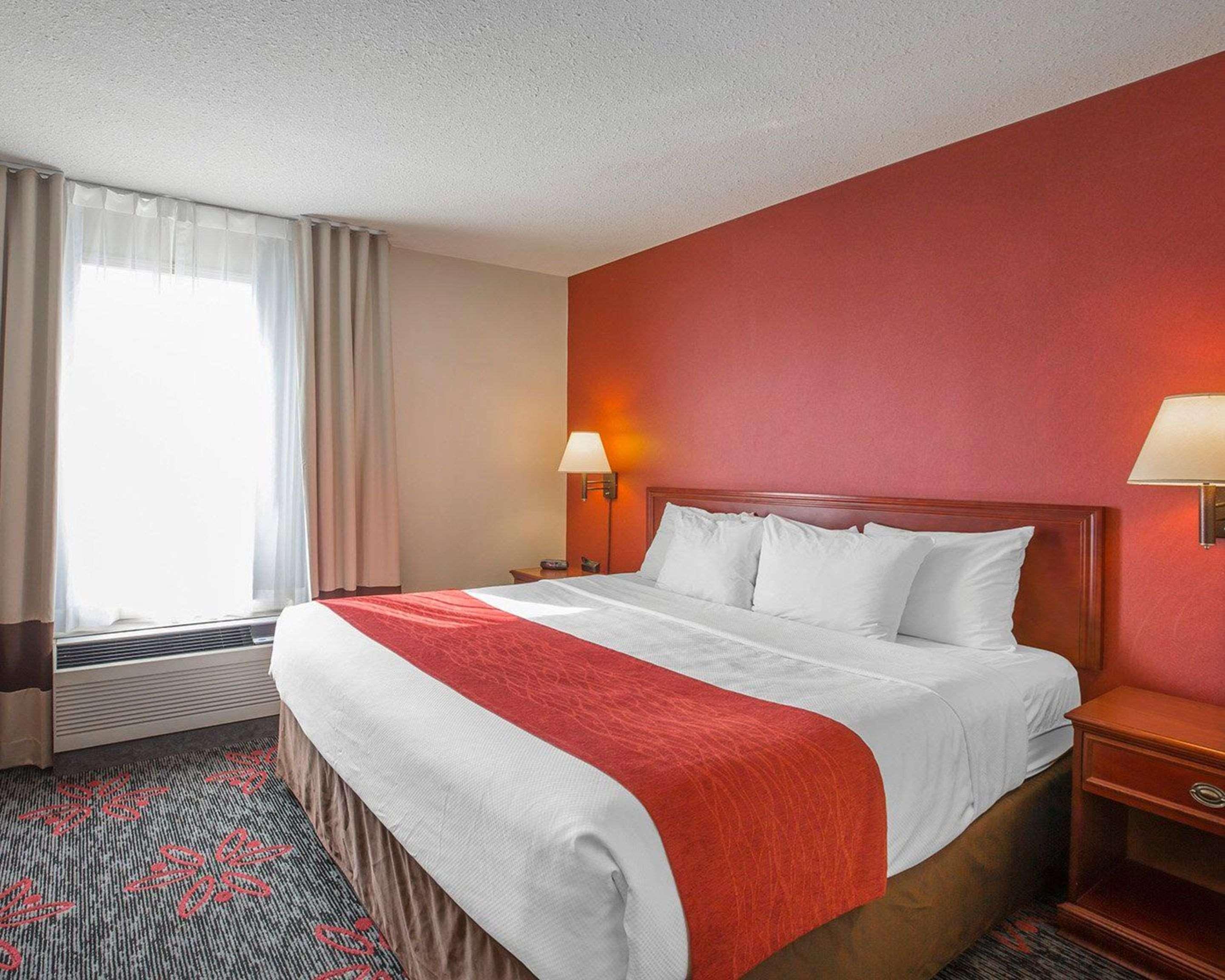 Comfort Inn & Suites University YYC Eksteriør billede