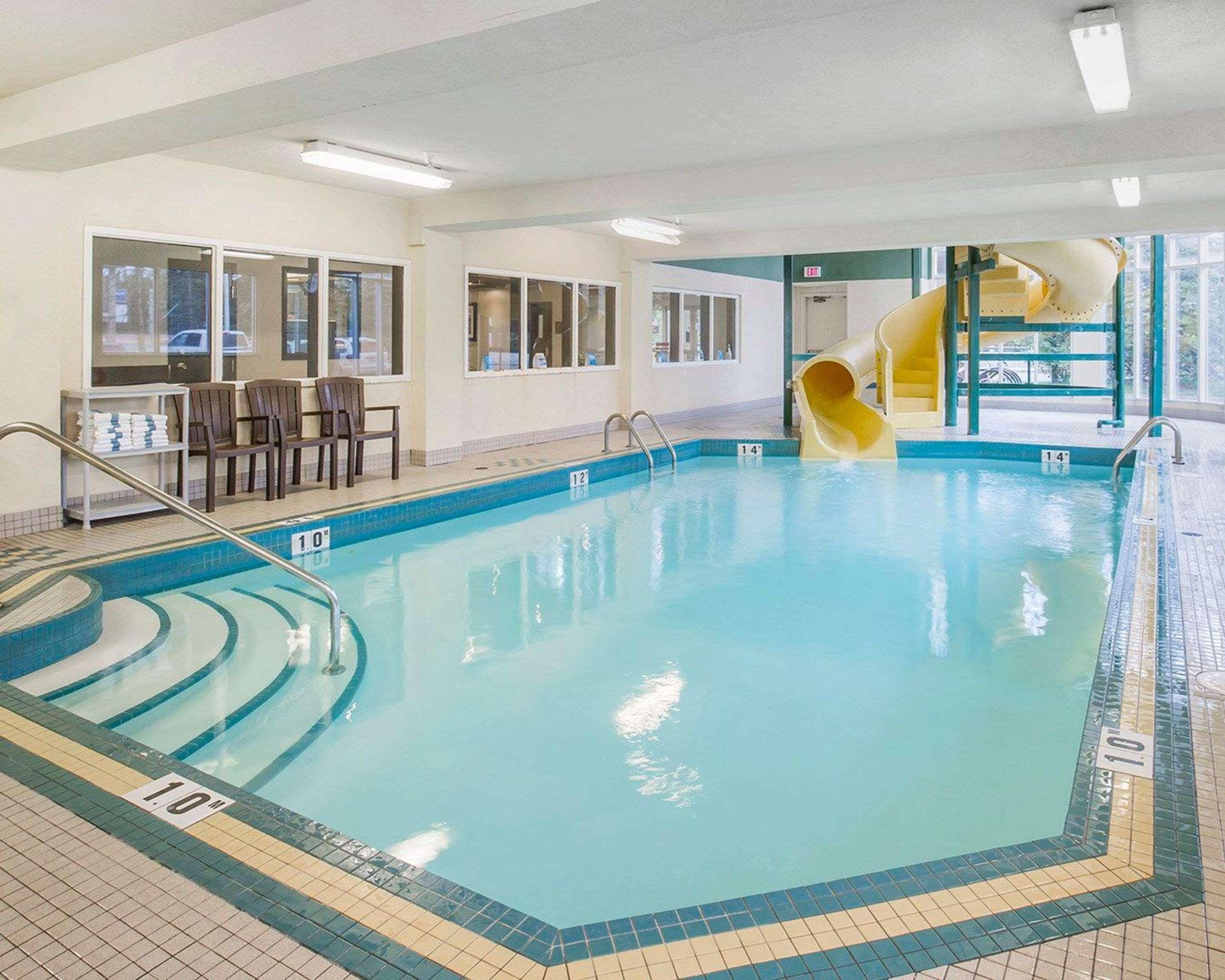 Comfort Inn & Suites University YYC Eksteriør billede