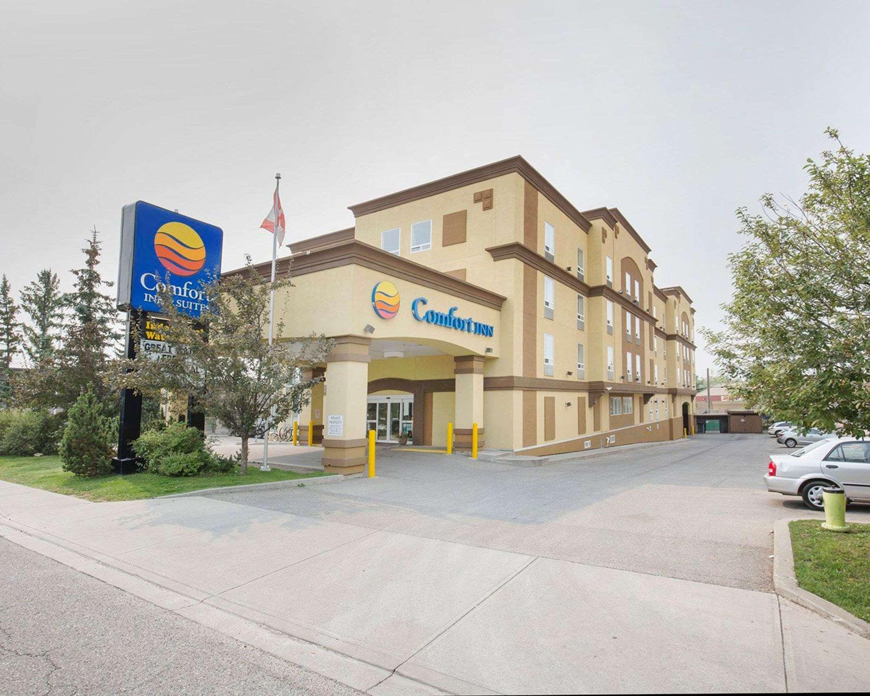 Comfort Inn & Suites University YYC Eksteriør billede