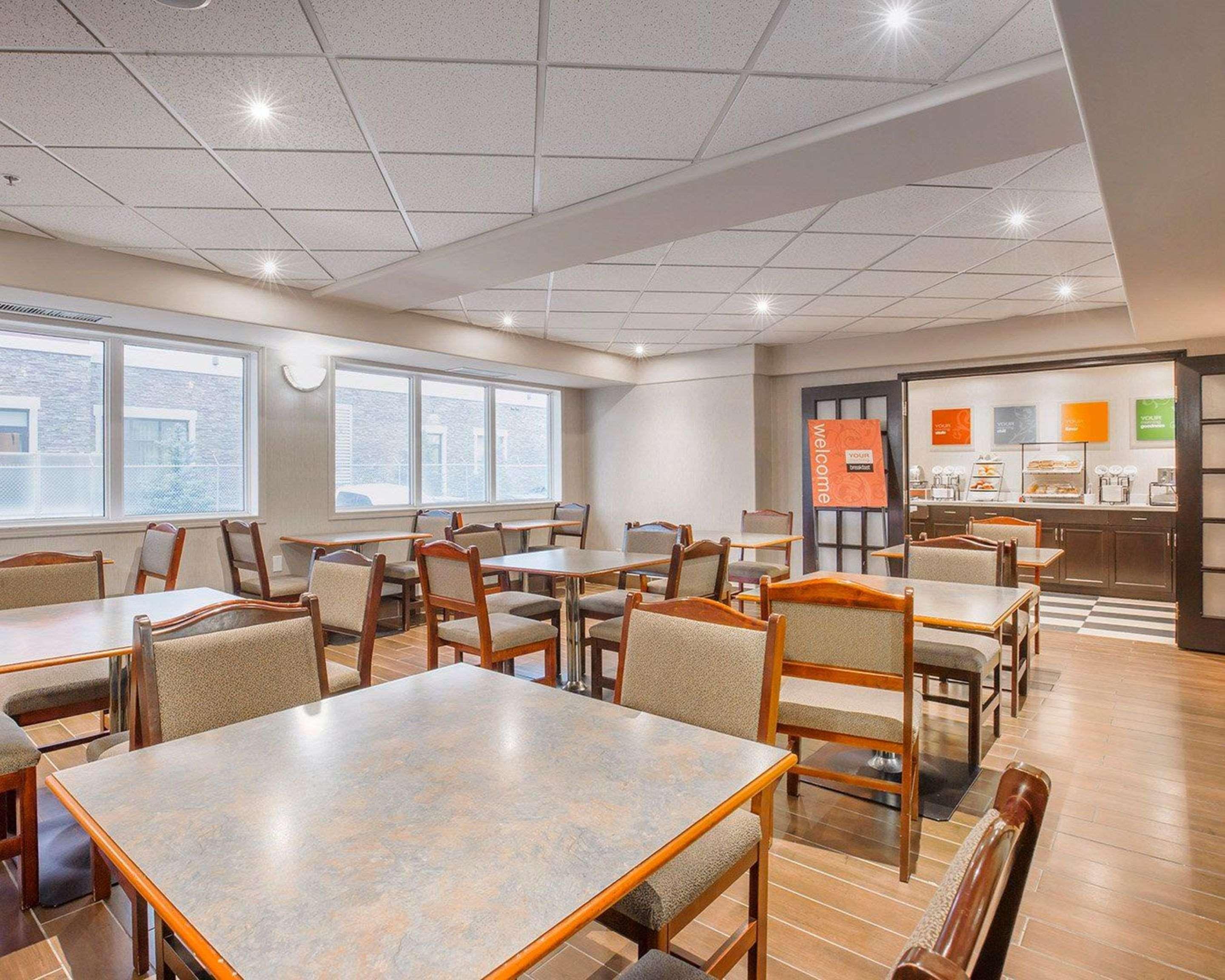 Comfort Inn & Suites University YYC Eksteriør billede